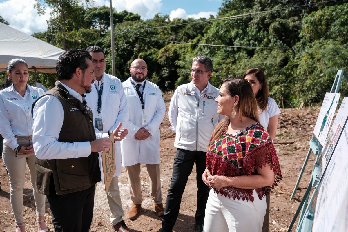 Supervisamos junto a <a href="/zoerobledo/">Zoé Robledo</a>, director general del <a href="/Tu_IMSS/">IMSS </a>, el predio donde construiremos la nueva Unidad de Diagnóstico y Tratamiento Ambulatorio del IMSS en #Cancún 🏥, un proyecto histórico que coloca a #QuintanaRoo como pionero de un modelo de atención de tercer nivel
