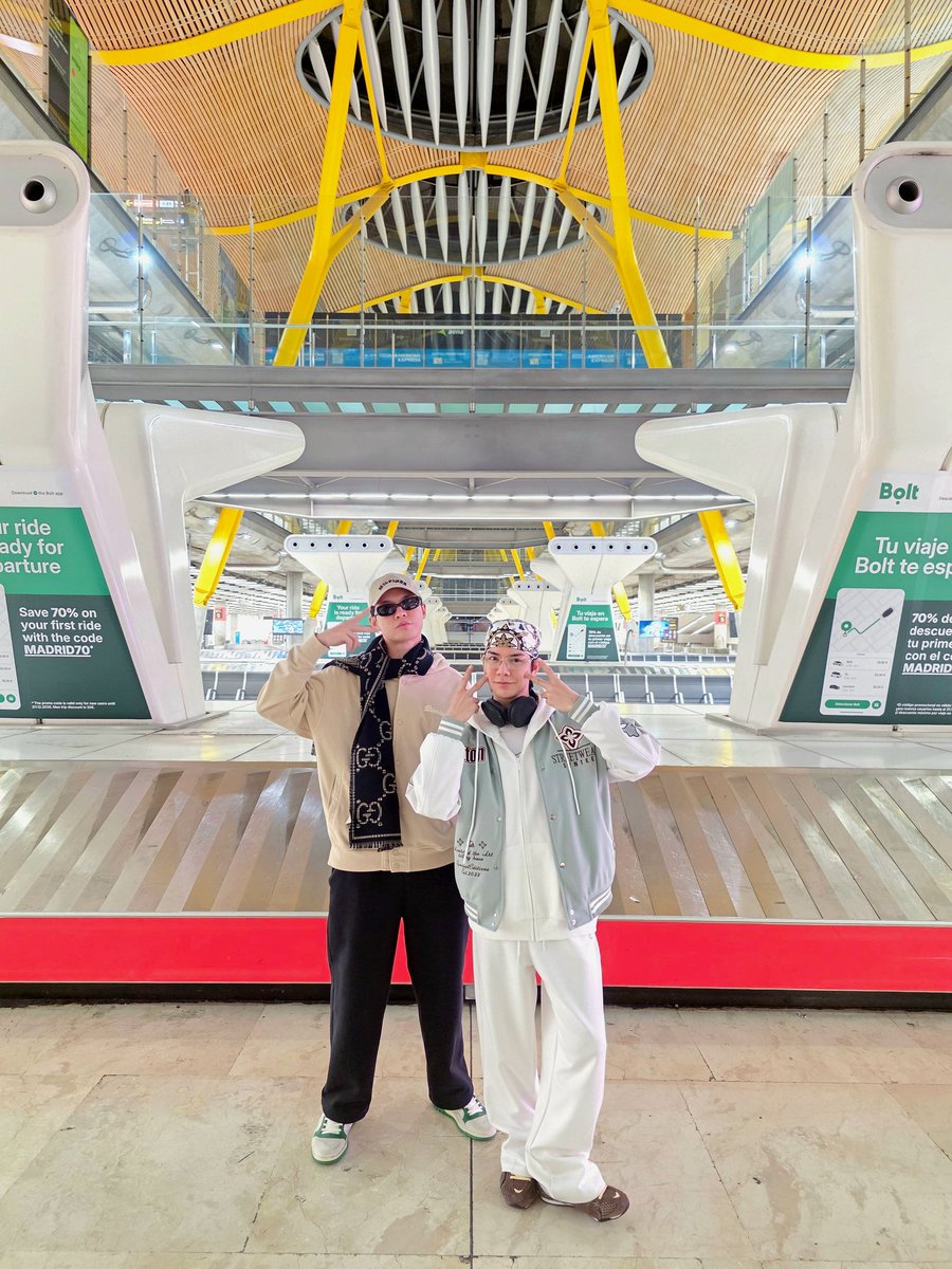 BillyBabe llegó a España. Nos vemos el domingo. 🇪🇸

BILLYBABE HOLA ESPAÑA 
#สเปนจะมีบิลลี่เบ้บแล้ว