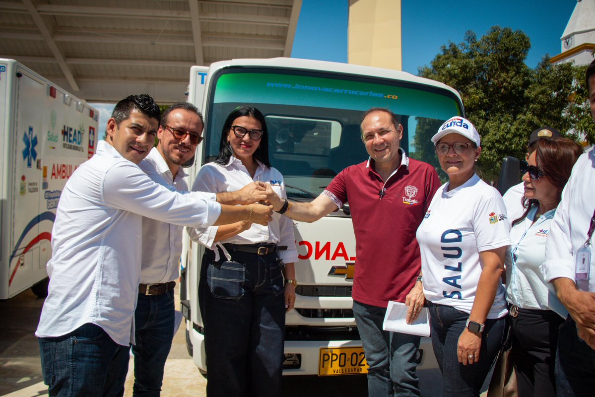 AntonioSanguino's tweet image. ¡Feliz de traer buenas noticias y resultados a mi Valledupar del alma! 🙌
En nombre del Gobierno del Cambio, liderado por el presidente Gustavo Petro, y en reemplazo de mi colega del @MinSaludCol, hoy es un orgullo hacer entrega de 7 ambulancias para el departamento del Cesar.…