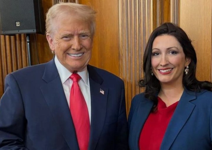 kulture_watch's tweet image. #awkward 

Bet she'll still be in Washington in March pretending to be Irish