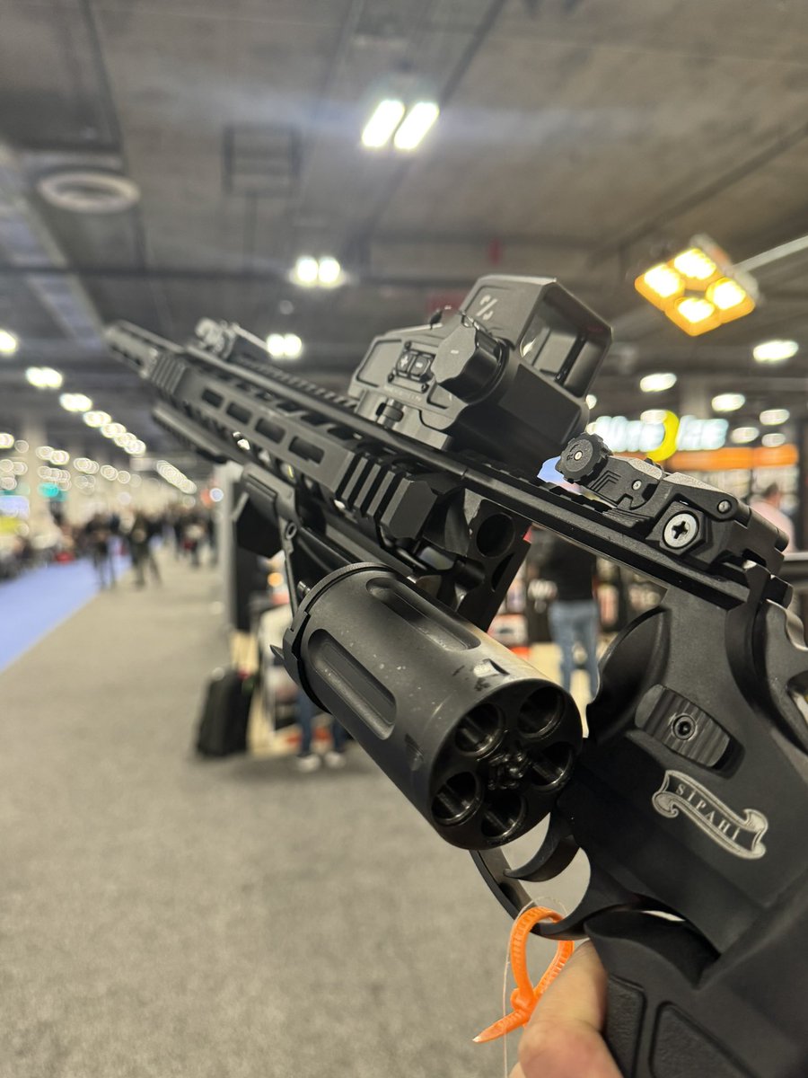 ZentinelDefense's tweet image. Do you want a shotgun, a rifle, or a revolver?

“Yes”

#SHOTShow2026 #SHOTShow