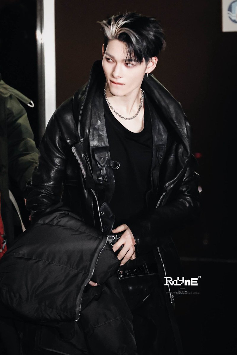 sunooputo's tweet image. impossível esse homem ser real