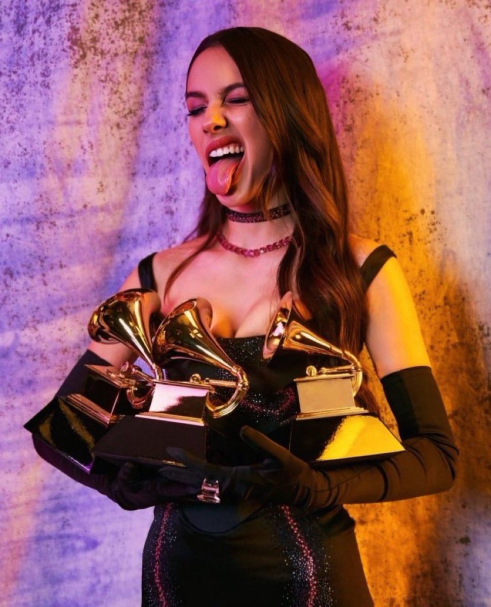 this is a reminder that olivia rodrigo is a 3x grammy winner