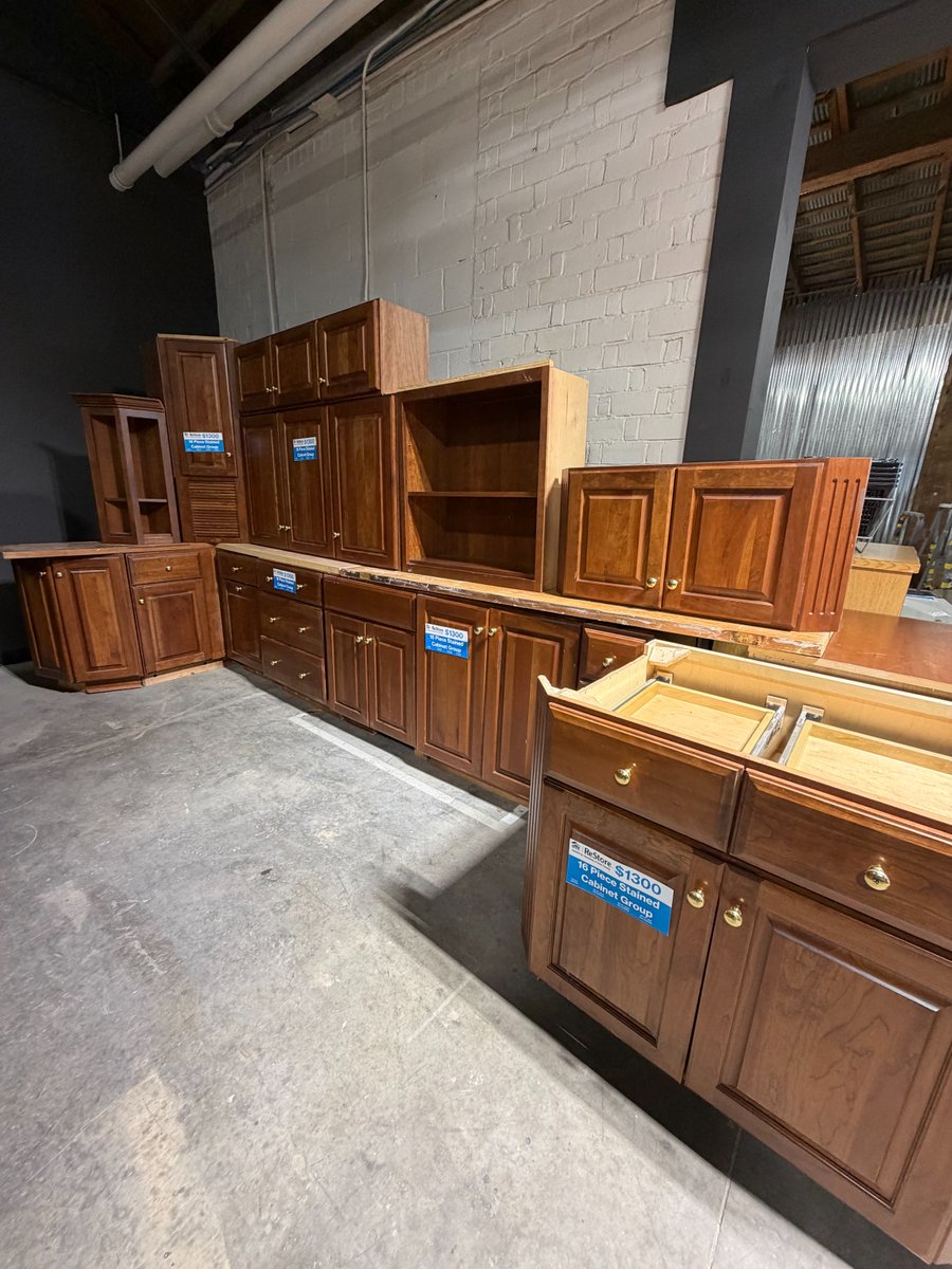 HabitatKent's tweet photo. Browsing around ReStore is the perfect winter activity!😌❄️ Come see what we have in-store at 1739 Elizabeth Ave NW, 49504.
🕑Hours: Monday - Friday, 10 am - 6 pm, and Saturday, 10 am - 4 pm
#ReStoreFinds #HabitatReStore #shop #HabitatKentReStore https://t.co/Skk300yKoc