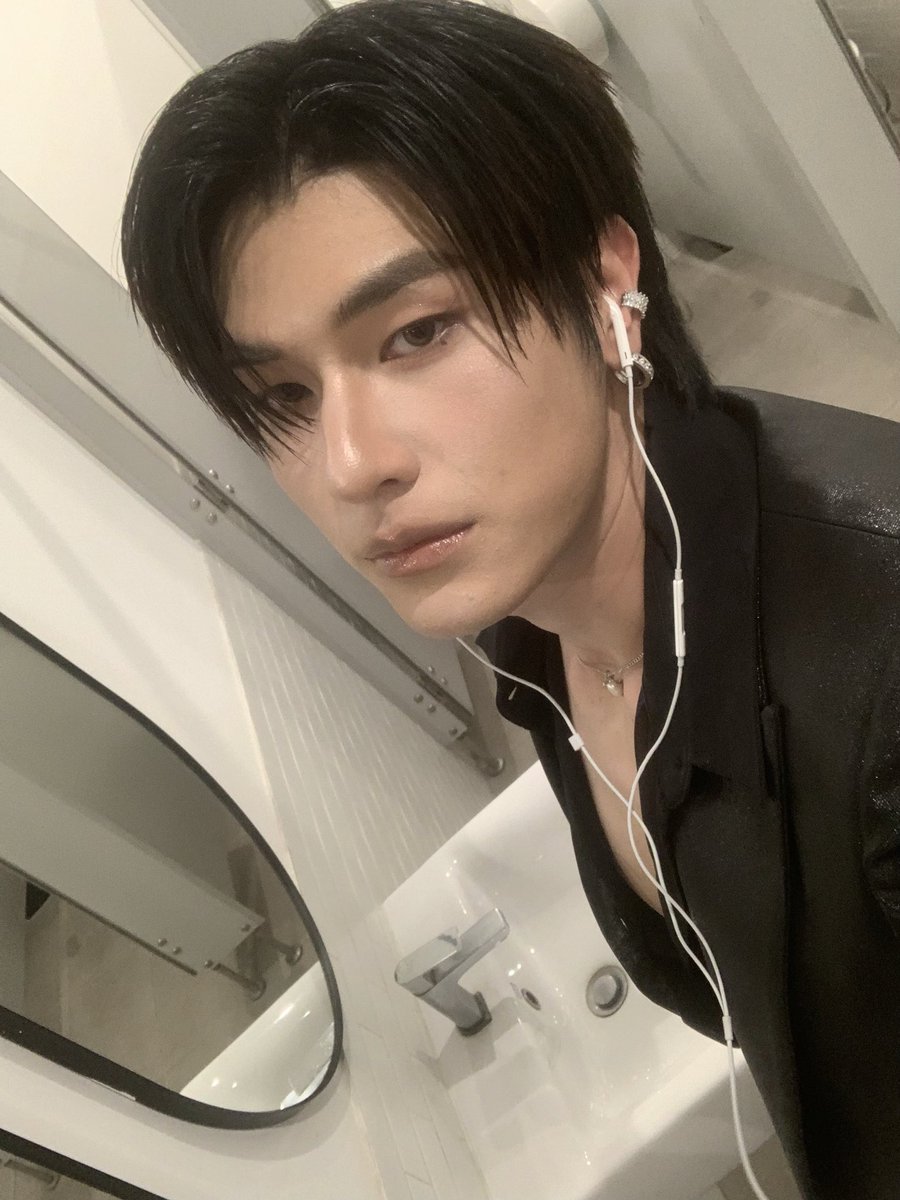 phuuulix's tweet image. เป็นยังไงบ้างครับทุกคนติชมได้เลยนะครับ ภูไม่ได้โชว์ที่ไหนมาก่อนเลยครับ 🥹 ภูตื่นเต้นมากฝันอยากมีโชว์ที่เป็นของตัวเองมานานมากไม่คิดว่าจะมีวันนี้ ภูจะพยายามพัฒนาตัวเองต่อไปนะครับขอบคุณที่คนที่คอยให้กำลังใจพี่ๆน้องๆเพื่อนๆทุกคนครับภูขอขอบคุณมากๆเบยจริงๆครับพิมพ์ไปจะร้องไห้ไป😭😭😭😭…