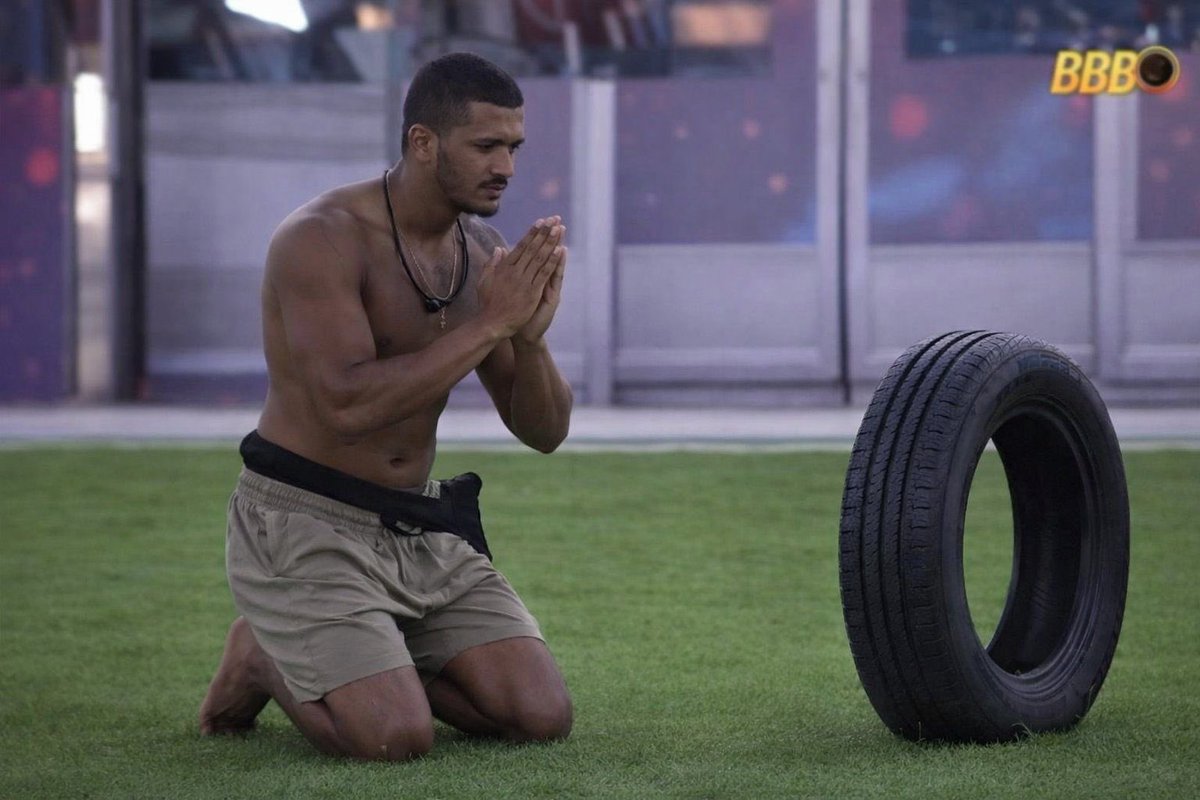 _natolea's tweet image. Se ele souber q ta tendo caminhada do chupetinha ele pula o muro