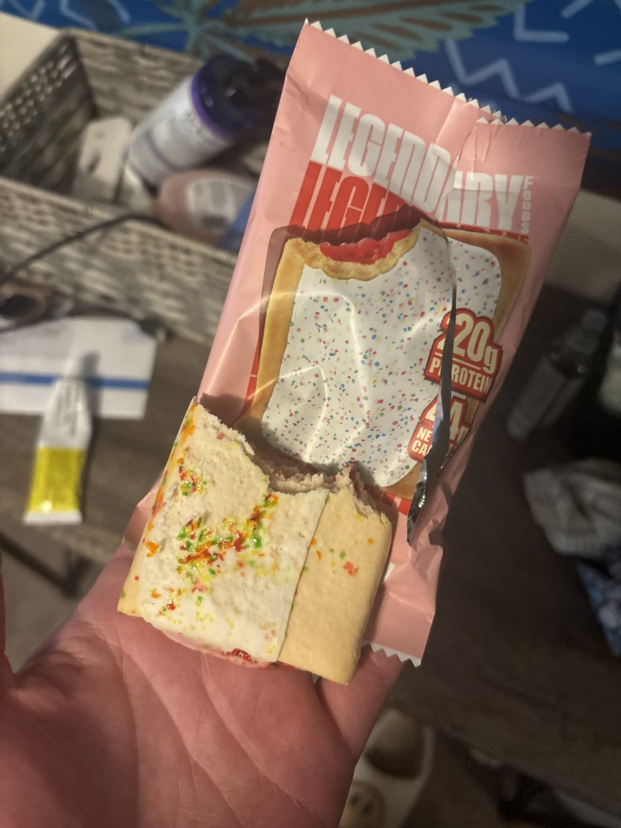Contextking's tweet image. These legendary pop tarts might be the worst thing I’ve ever tried. Looks nothing like the package and taste/ smells like play dough. I went for it with a huge bite and had to spit it out.