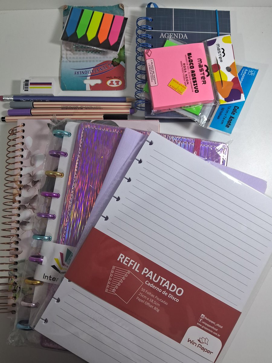 studyre_'s tweet photo. Fui na papelaria hoje comprar algumas coisas pra usar no cursinho https://t.co/EIRLDT9Xv5