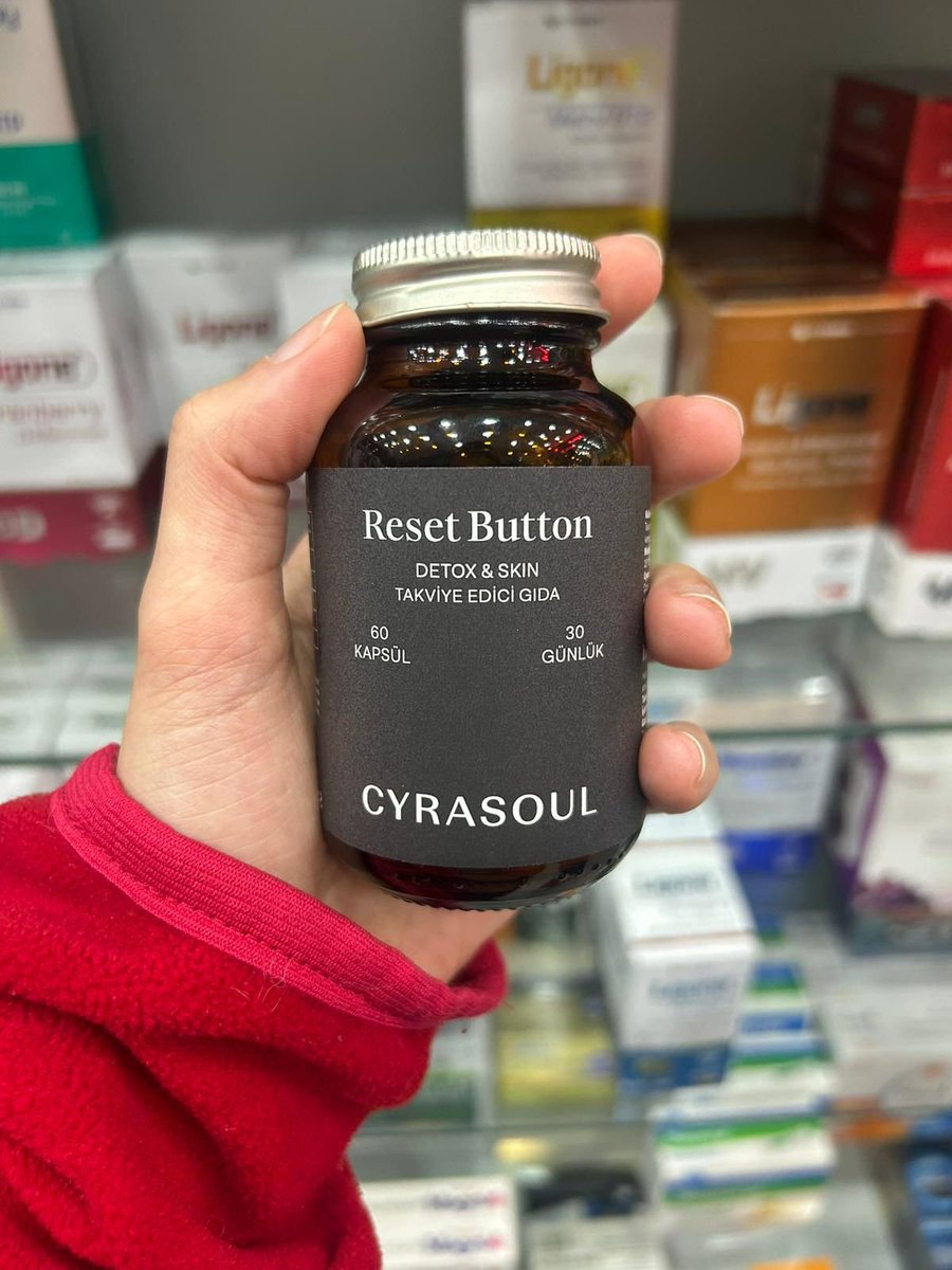 şişkinliğiniz geçmiyor, enerjiniz gün içinde çöküyor, cildiniz sönük ve sivilceler inatçıysa…

sorun dışardan değil, çoğu zaman içeride biriken toksinlerden gelir.

yapılacak en doğru şey: vücudu zorlamak değil, ona temizlenmesi için alan tanımaktır.

sauna + hidrasyon +