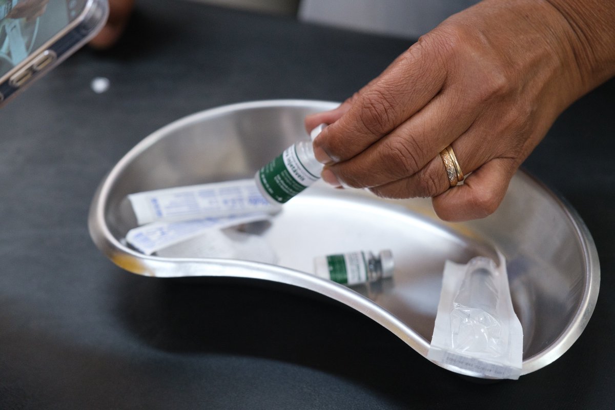 Uma nova etapa da vacinação começou em São Paulo. Profissionais de saúde da região de Botucatu iniciam hoje a imunização com a vacina Butantan-DV, desenvolvida pelo Instituto Butantan.