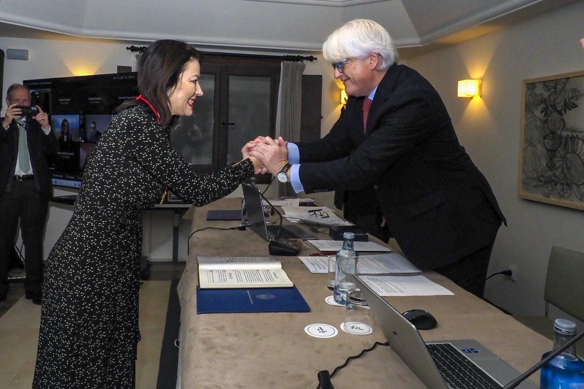 AbogaciaCanaria's tweet image. @milapachecopz, Decana del @ICATF y vocal de @AbogaciaCanaria, ha tomado posesión hoy como consejera del @Abogacia_es, en el Pleno celebrado en Cuenca. Pacheco fue elegida decana del @ICATF el pasado 17 de octubre, tras las elecciones celebradas en la corporación