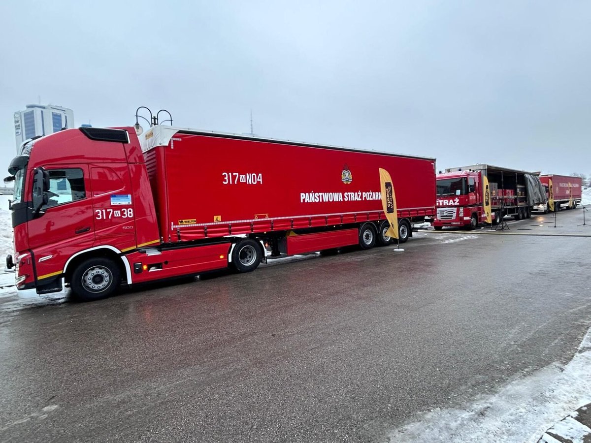 🇵🇱🫂🇺🇦 The Polish State Fire Service will help deliver generators to Ukraine. 🫡