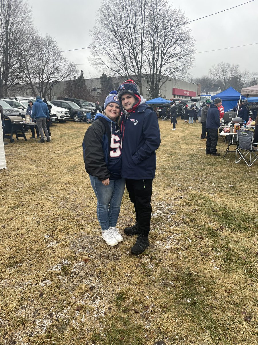 hayld_'s tweet photo. Being back at Gillette for a playoff game was just what we needed 🔥 https://t.co/arhtbnEeLa