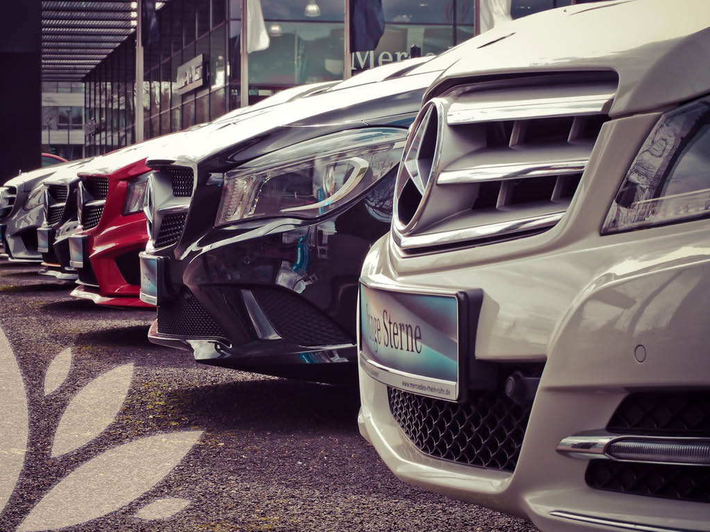 New car or used car? 🚗 

It’s a big decision, and each option comes with pros and cons. Our handy guide breaks it down so you can choose with confidence.

👉 Explore the guide and start your car-buying journey today.
rgcu.org/new-vehicle-or…

#CarBuyingTips #AutoLoans #RGCU