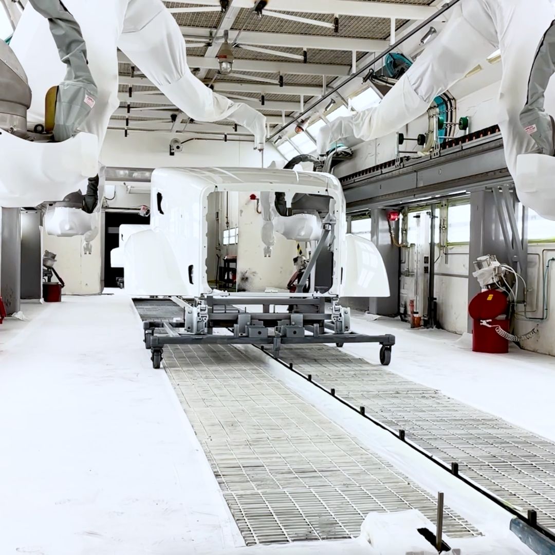 FANUCAmerica's tweet image. Where There’s #Paint #Automation, There’s #FANUC!🤖🎨

In today’s #mfg world, efficiency and precision are key.🗝️

FANUC America has been designing, building, and integrating our entire line of paint robots and openers here in the U.S. since 1982.🇺🇸

🔗bit.ly/3vk2ORp