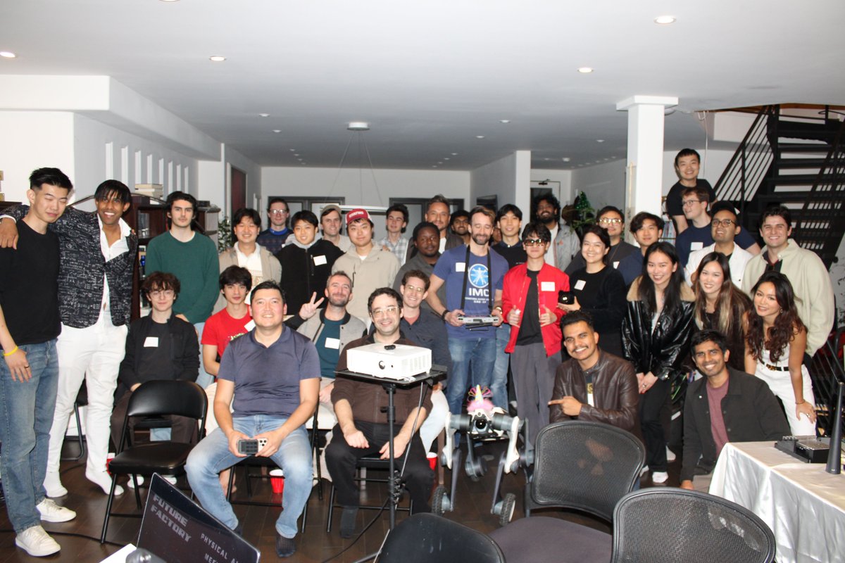 AGIHouseSF's tweet photo. 6 high-caliber events in 6 nights.

Last night: The Consumer Hardware Night featuring robodogs, exoskeletons to prevent knee injury by @Hipposexo, synthesizers, and presentation of the Future Factory.

Hosted by @Aililiuu,  @jerryhuang01, @ShawKylin, @JvNixon and @JuliusYRitter. https://t.co/10cskXE7oz