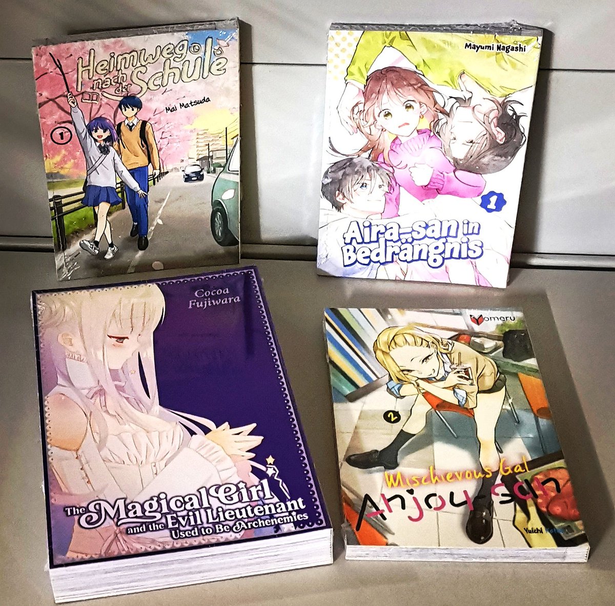 Die <a href="/Dokico_de/">Dokico</a> &amp; <a href="/Yomeru_de/">Yomeru</a> Manga Neuheiten sind eingetroffen
&amp; bei uns online Presse-Comic-Shop.de ,sowie in unseren Geschäften Chemnitz Paul-Bertz-Str.20 &amp; Zwickau Magazinstr.13-15 verfügbar. #airasaninbedrängnis #heimwegnachderschule #mischievousgalanjousan #pressecomicshop