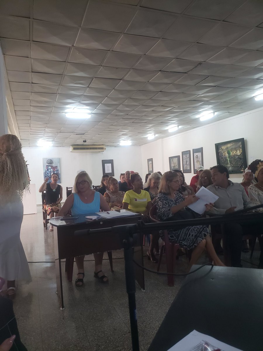 El Centro Provincial de casas de Cultura #ArtistasAficionados en Holguín, realiza hoy el Balance de Trabajo Anual con el mismo entusiasmo y nuevos bríos para, a partir de lo alcanzado en 2025, ir por resultados superiores en el año del centenario de #FidelPorSiempre #HolguínSí