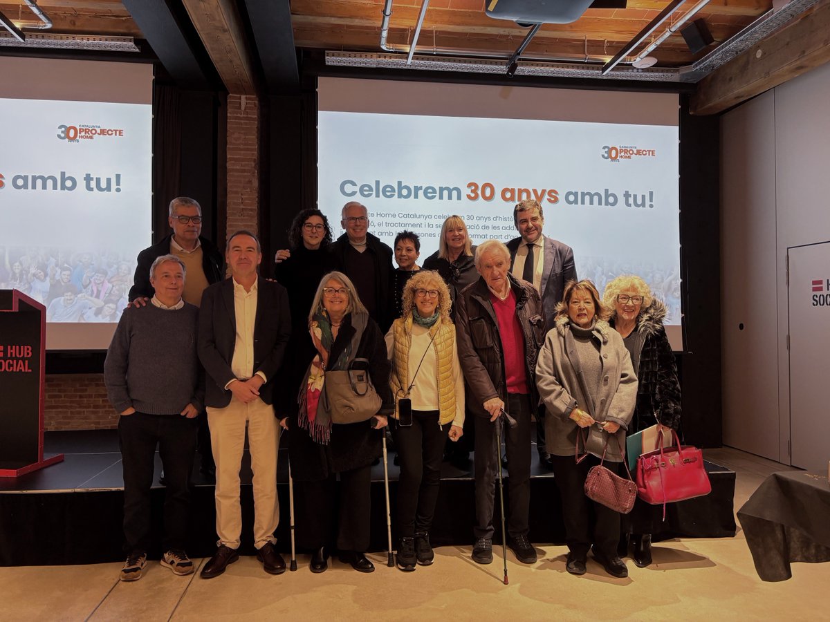 projectehomeCAT's tweet photo. 🎉 30 anys caminant amb tu!

A la primera Junta del Patronat de Projecte Home Catalunya hem commemorat els 30 anys d'història, amb el retrobament de les persones que han format part de l'entitat 🧡

✍️Llegeix l'article: https://t.co/arSjxVdWeg 

#30anyscaminantambtu 👣 https://t.co/a33O65bWUU