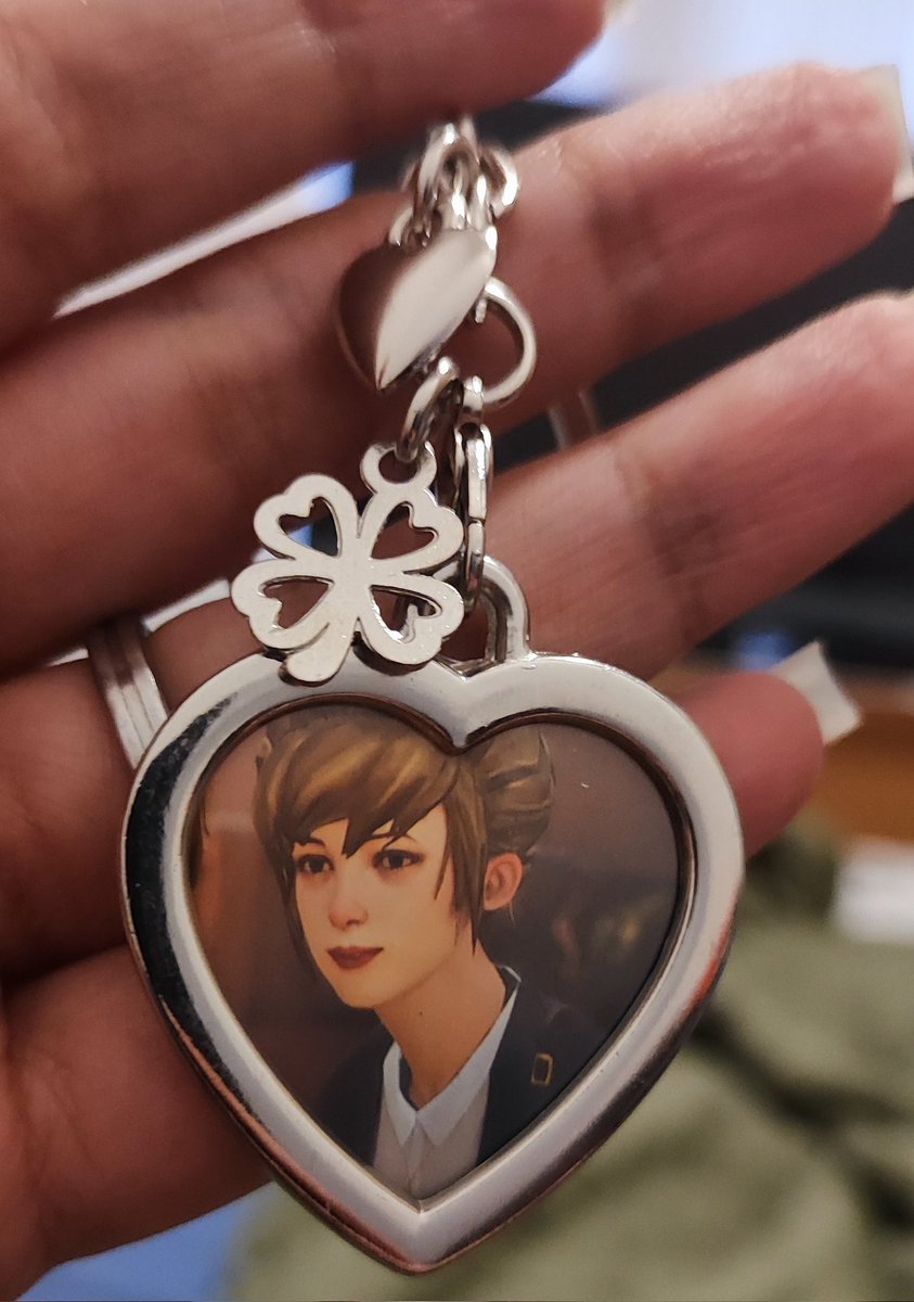 mrshfield's tweet image. my wife just got home from work and gave me this i'm the luckiest happiest lesbian and kate marsh fan in the world