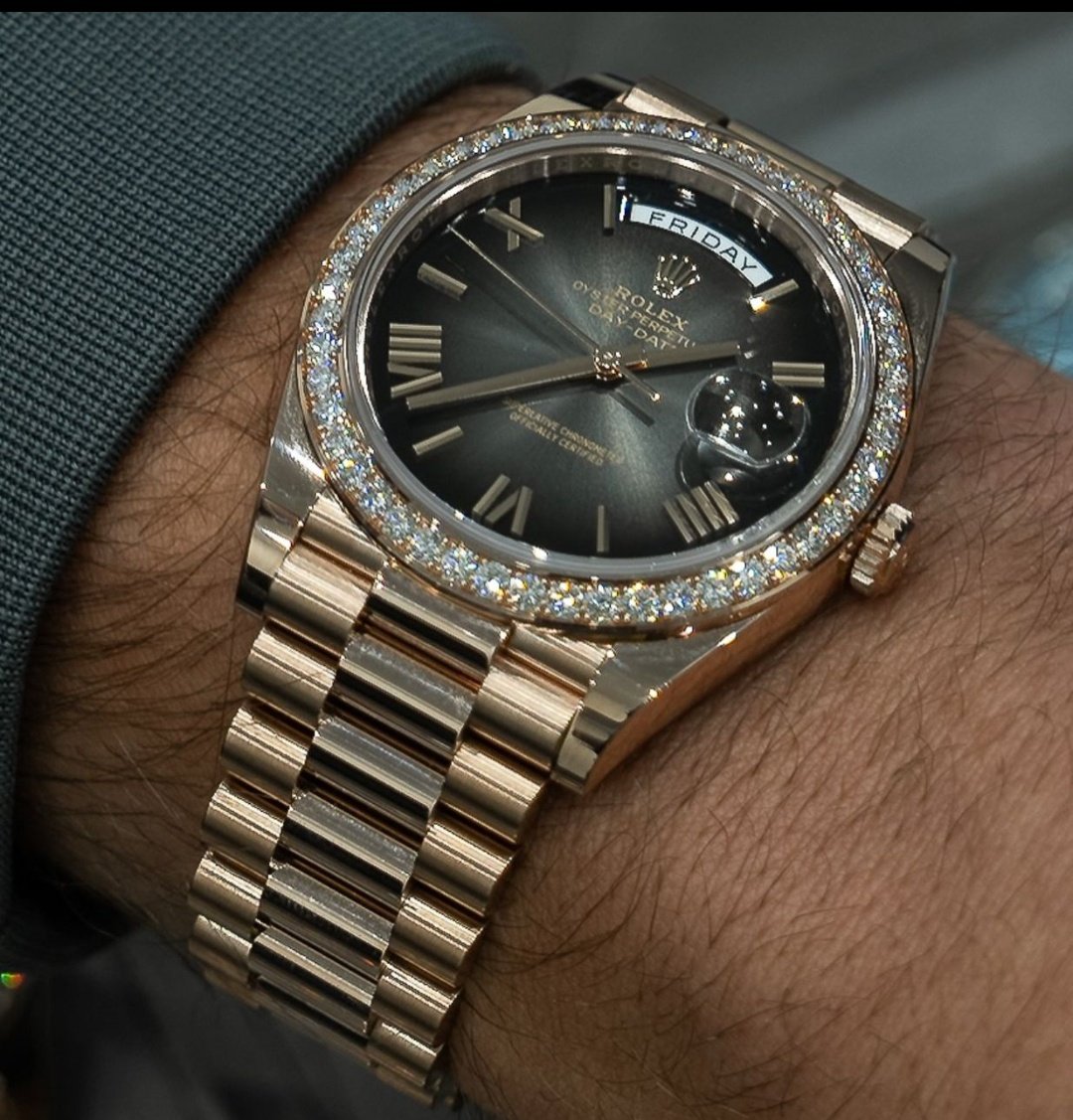 When they say time is a slow coach for rhythm,precision, and elegance,they must have been referring to this beautiful Rolex Day-Date with encrusted bezel. A timepiece for the collectors collection. ⌚️🏷✈️

N180,000