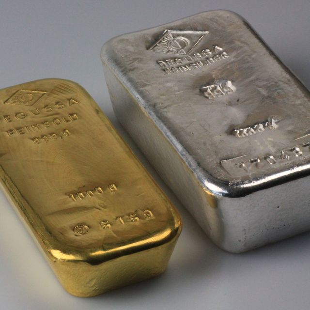 StackingValue's tweet image. Silver just smashed a NEW ALL-TIME HIGH above $95/oz! 
Gold pushing fresh records near $4,800/oz!

I'm absolutely pumped about this, it proves that even with trillion-dollar market caps, capital is flooding into hard money assets.

People are hungry and ready to deploy.

When the…
