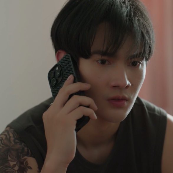 ฉันชอบรอยสักพี่แกมาก เท่อะ

SINGSA LATAI EP12

#สิงสาลาตายEP12