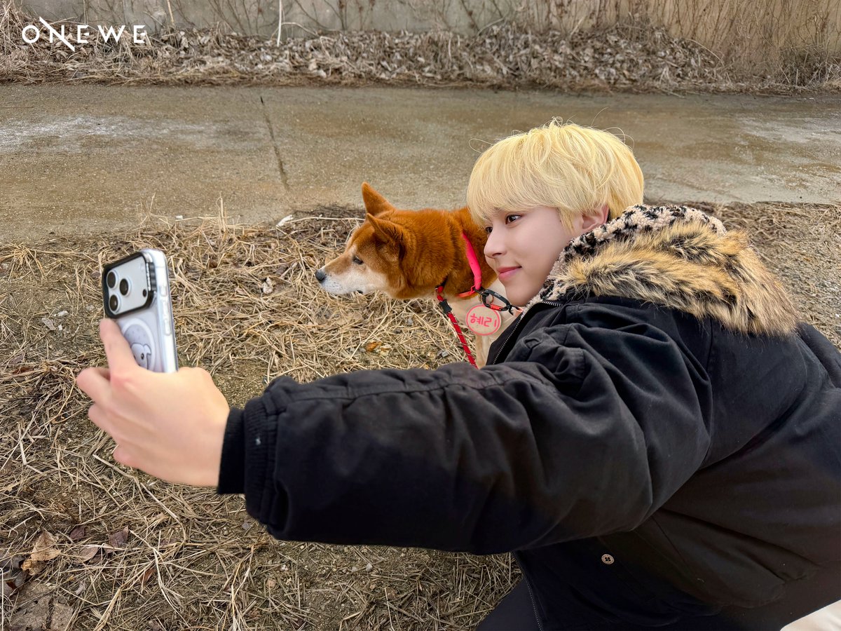 [#WE_SPACE]

💙 GIUK DAY BEHIND 💙

📸 onewe.co.kr/contents/69739…

#원위 #ONEWE #기욱 #GIUK
#당신은_어디쯤_여긴_기욱이_생일
#LoveLee_Giuk_Day
