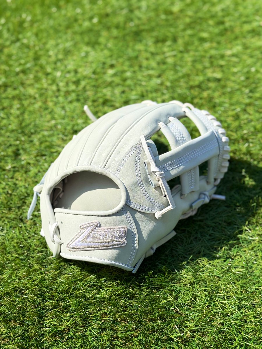 leggera_taka's tweet photo. 【山形県 S.A様】
【型】D-60J
【レザー】FA-0002
【カラー】ドライブルー
【レース】ホワイト
【ヘリ革】ドライブルー
【ハミダシ】タマハミ ドライブルー
【ステッチ】ホワイト
#レジェーラ #leggera #ジュテルレザー #オーダーグラブ #フィニッシュエアシャー https://t.co/0kRKjdO561