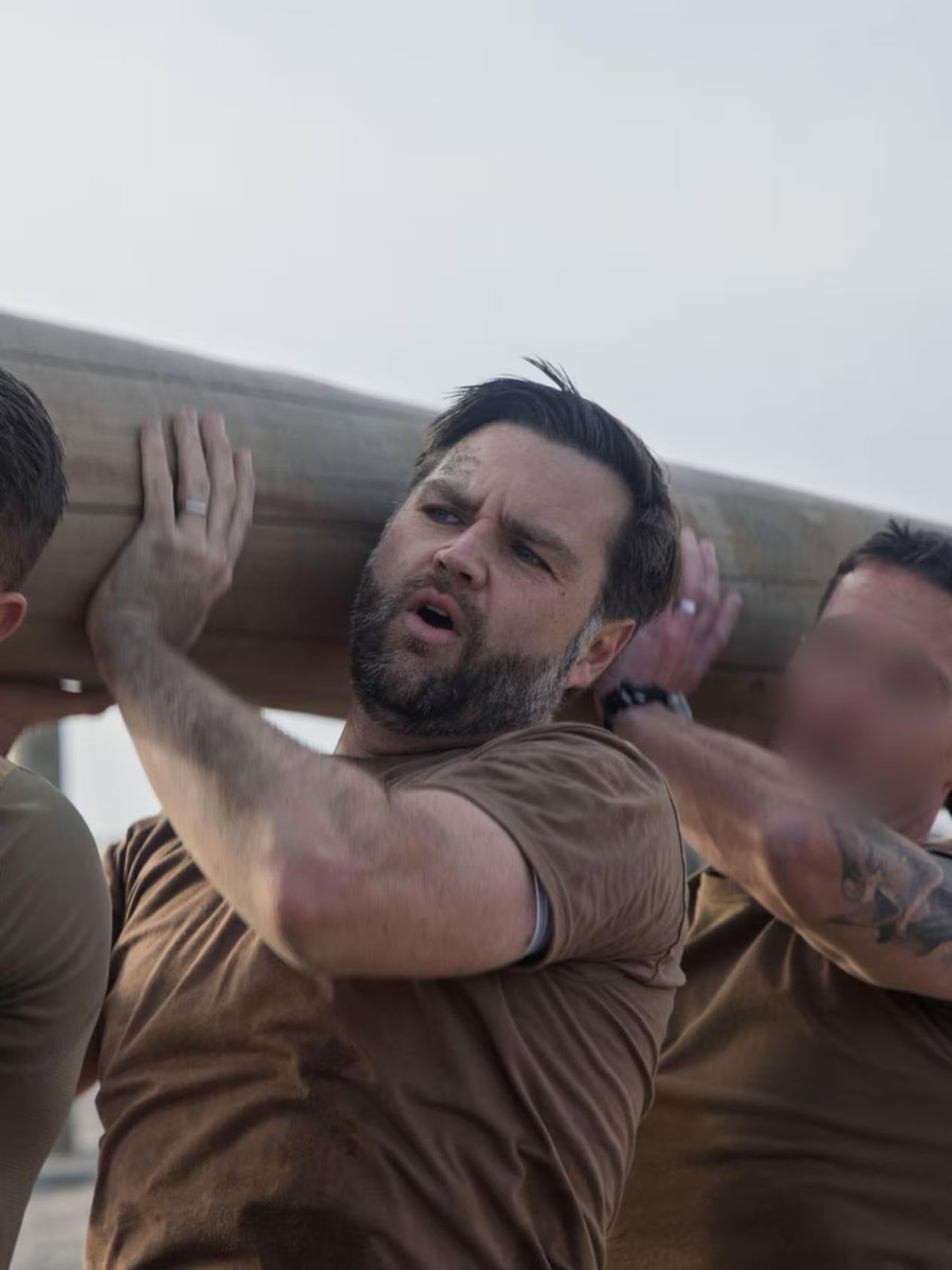 Brilyn Hollyhand tweet media