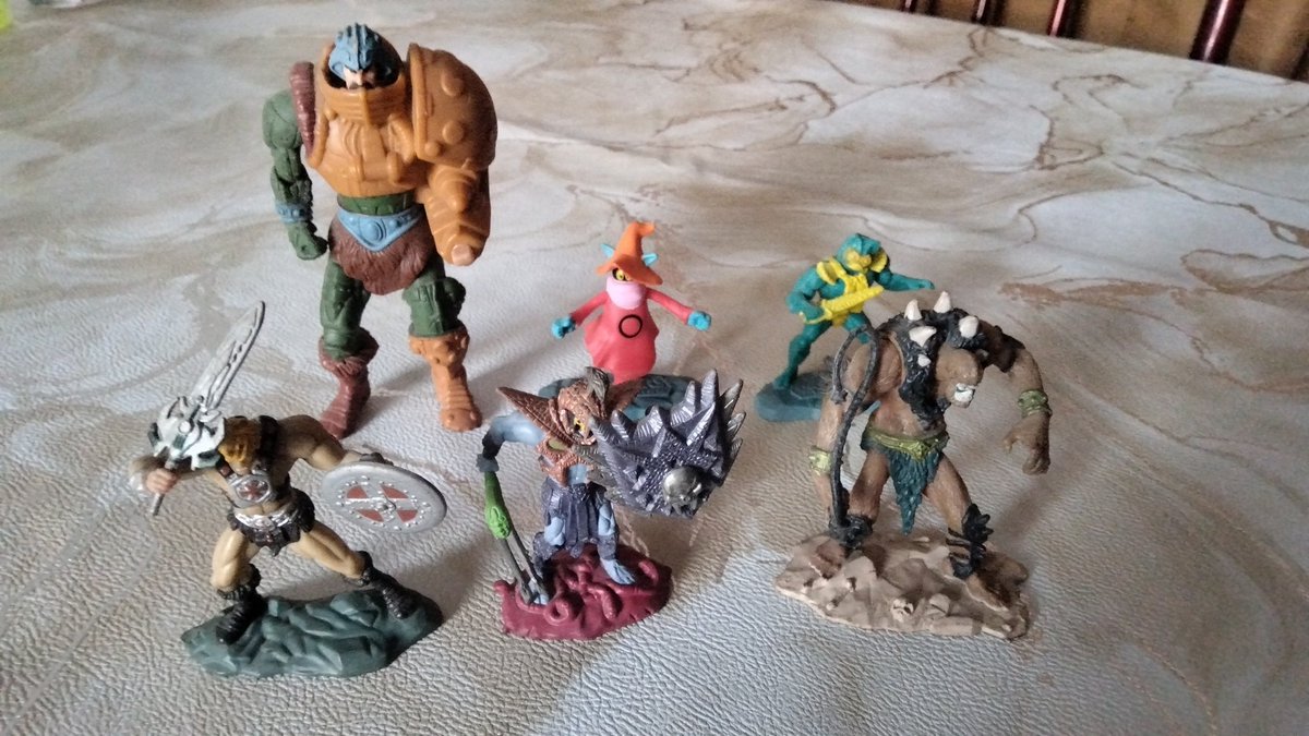 RoyAlvaradogar1's tweet photo. @rthur013 Y yo en plena búsqueda de los personajes para mí colección 😱 https://t.co/4ixgikXepQ