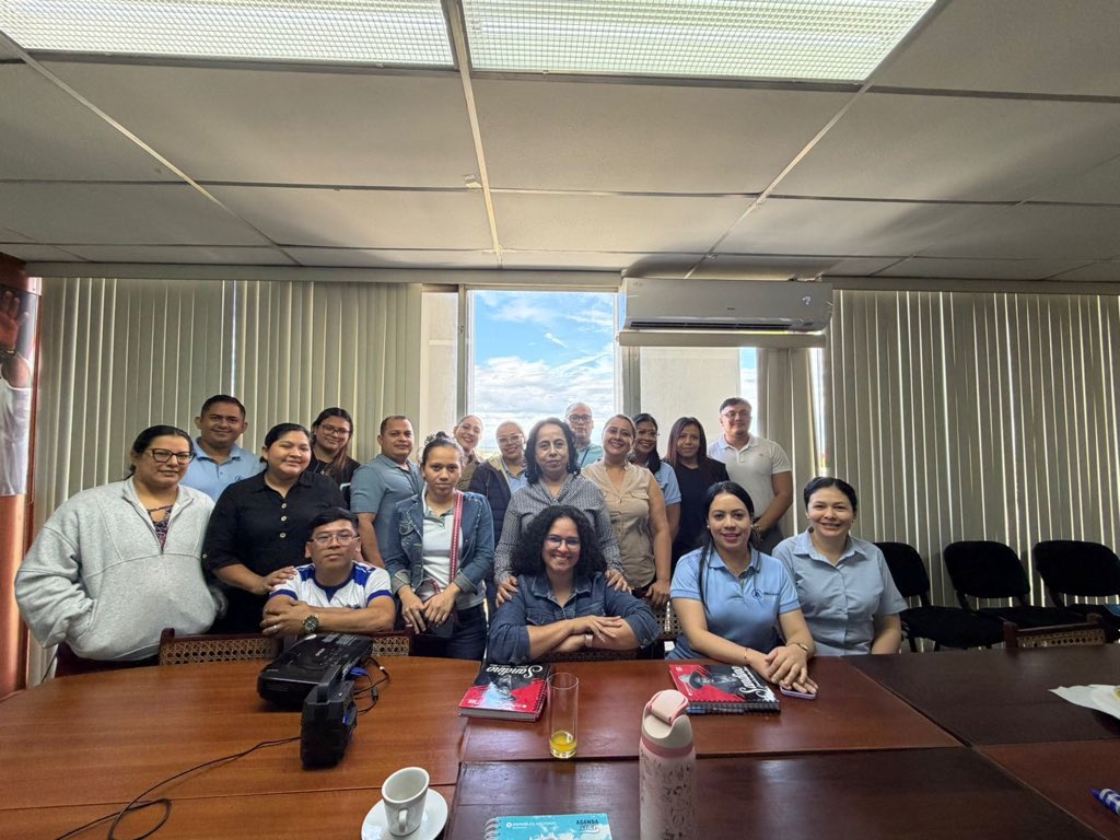 Movimiento Ambientalista Guardabarranco de nuestra institución sostuvo “Conversatorio sobre los avances en la legislación ambiental y la restitución de derechos de la Madre Tierra, en estos 19 años del Pueblo Presidente” 🌎✌🏻❤️🖤
#ManaguaSandinista#AmorAlaMadreTierra #VivaSandino