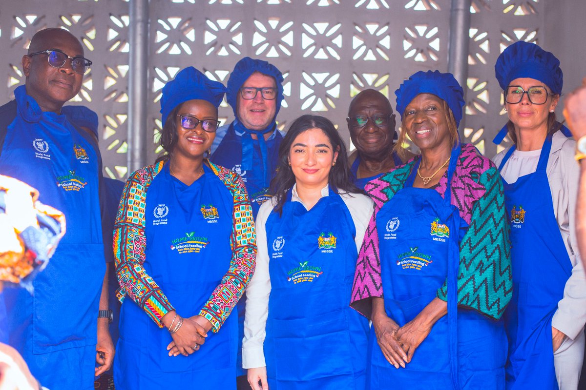 WFPS_Leone's tweet photo. Thrilled to welcome 🇩🇪 Germany’s Minister for Economic Cooperation &amp; Development, Reem Radovan, to WFP’s #HomeGrownSchoolFeeding in Karene 🇸🇱
With @BMZ_Bund support, local farmers nourish children—meals cooked on energy-efficient stoves. Building resilient futures.  #FeedSalone https://t.co/dQJTwT24Lj
