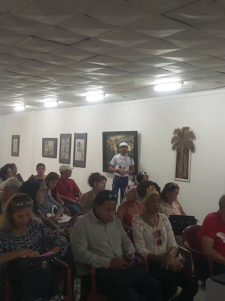 Deseo que toda #Cuba pueda lograr extender la experiencia del proyecto "Retoños Guajiros" que realiza el promotor cultural Víctor Rodríguez de la comunidad del barrio El Uso de Velasco. En #HolguínSí se defiende la identidad nacional cubana. ¡Sí se puede! #EnHolguínElArteEsPatria