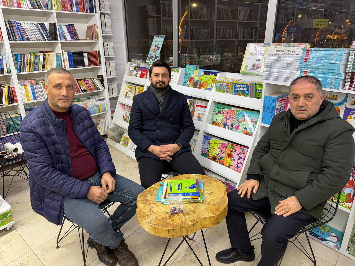 İlçe Başkanımız Hasan Fahri Alparslan, Başkan Yardımcımız Enver Arslan ile birlikte; 

Önceki Dönem Yönetim Kurulu Üyemiz Aydın Akbaş’ı işyerinde ziyaret etti. 

Misafirperverliğinden dolayı kendilerine teşekkür ediyor,  bol kazançlar diliyoruz.