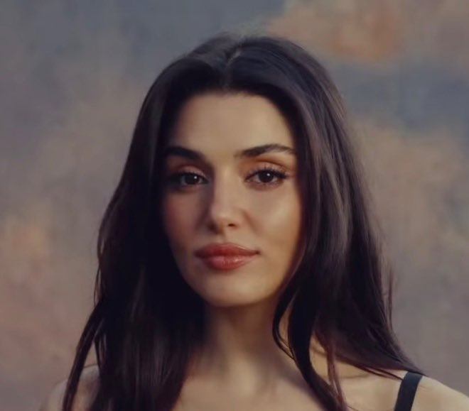 Si ella está, todos los ojos están puestos en ella 🫠❤️
#HandeErçel