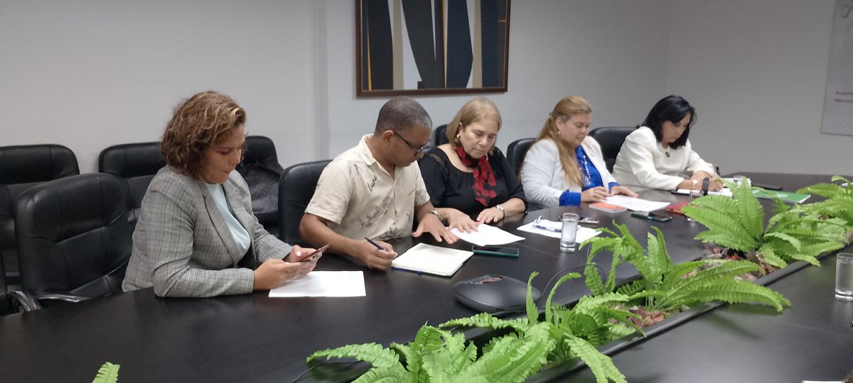 ⚕️En encuentro con la prensa la viceministra primera de Salud, Doctora  <a href="/TaniaMCruzHdez/">Dra.Tania Margarita Cruz Hernández</a>, valoró la Ley como integral, innovadora y humanista. 🥼
🗣"Incorpora avances científicos y se adapta a retos demográficos y económicos actuales".

#CubaPorLaVida