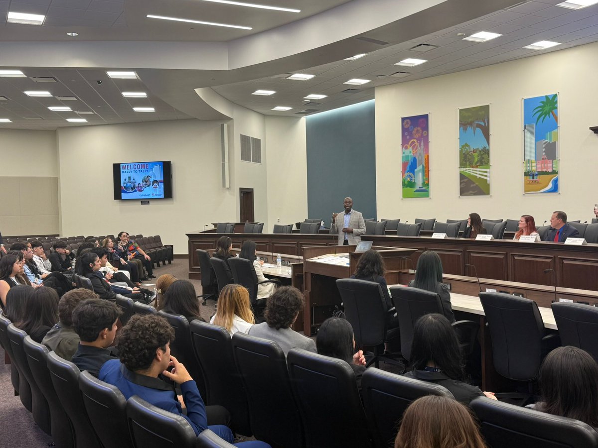 BernyJacques's tweet photo. Spoke to a wonderful group of high school students visiting the Capitol as part of the Close Up program! The program encourages young people to engage in civic affairs and government. https://t.co/lGu9TyzIUK