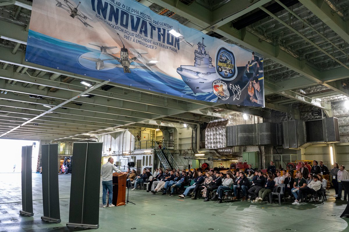 MarineNationale's tweet image. Cette semaine dans nos unités ⚓
Innovation🧠: hackathon FANLab–PHA Mistral au service des opérations.
Polynésie🌊: 4,87 t de cocaïne saisies lors d’une opération interarmées.
Atlantique Nord🌍: patrouille FREMM pour la sécurité maritime.
#Marinenationale