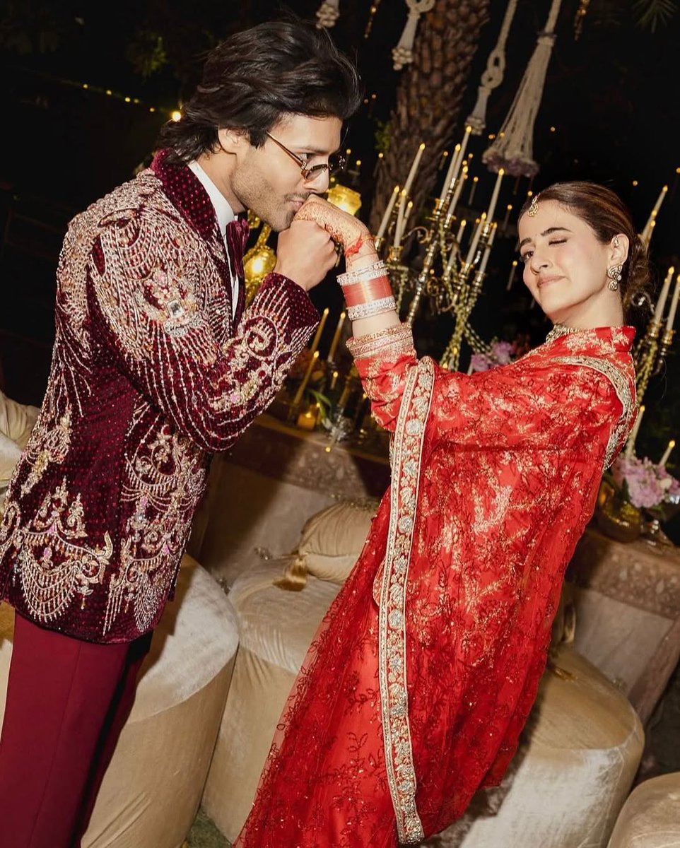CelebClicks98's tweet photo. Drop One Word for This Gorgeous Newlywed Couple 💫 ❤️😍

#nupersanon #stebinben https://t.co/XfQS8ZuOM5