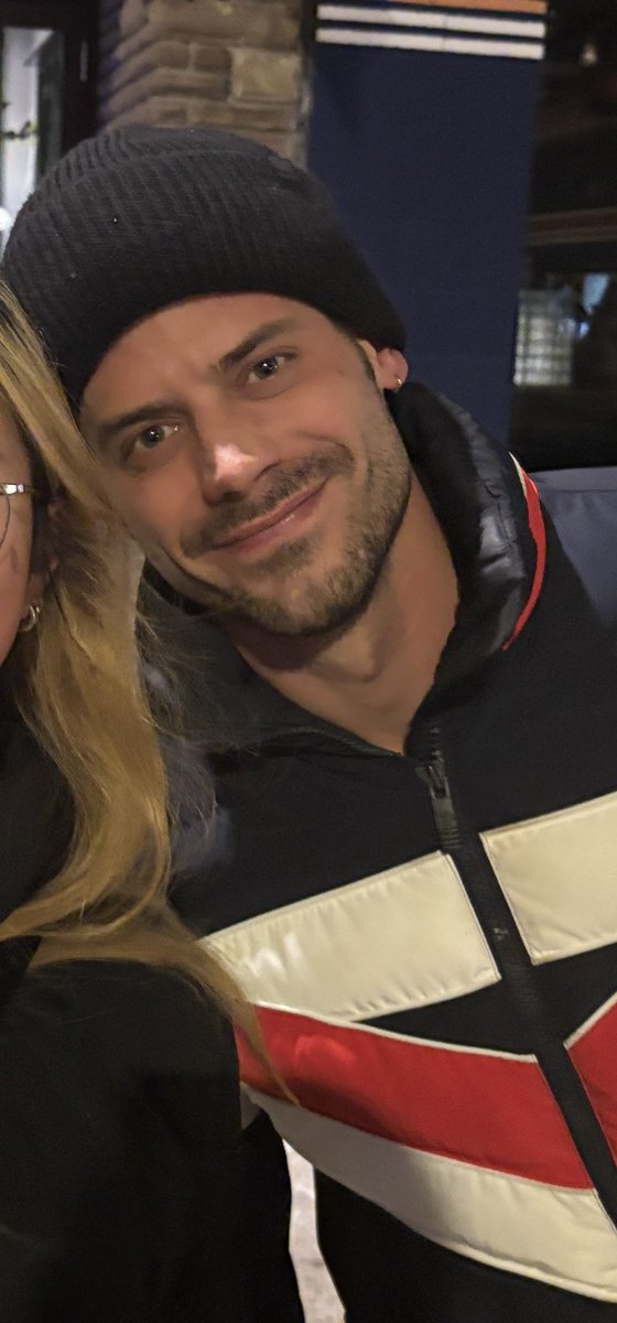 euller_gabryel's tweet image. cara pelo amor, é inadmissível alguém ter esse rosto depois dos 30. Esse cara só pode ser um vampiro pra ser tão bonito e conservado