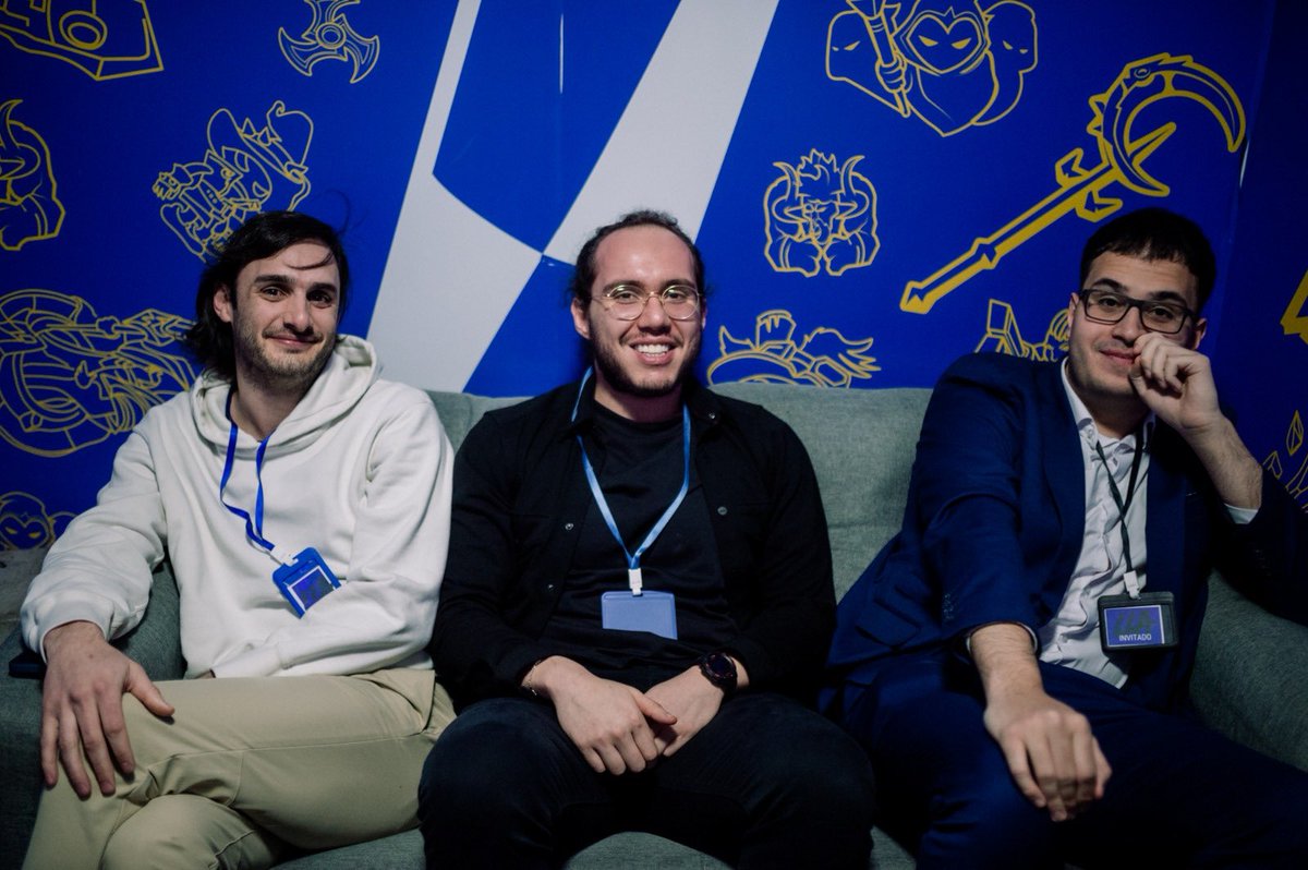 Fue un camino divertido lleno de emociones donde en mi corazón nunca se borrará <a href="/EstralEsports__/">Estral Esports</a> pero es momento de volar del nido y aprender ,esta tarde a las 3:00 pm mx en mi canal, les diré donde y que estaré haciendo este nuevo año.