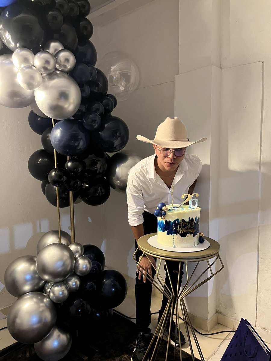 anderso87266231's tweet photo. 🎂#26 https://t.co/SEgDibHBVg
