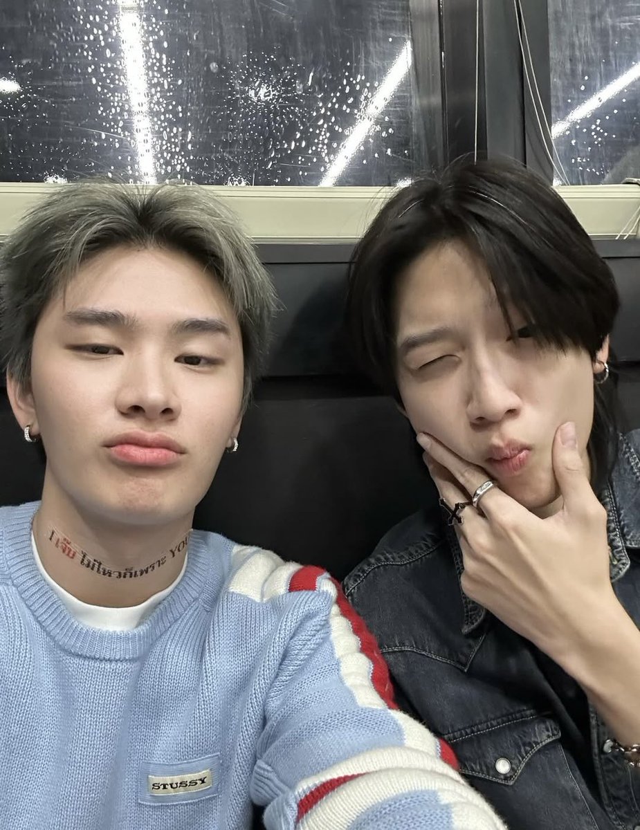 hapiine's tweet image. เอางี้นะ รูปนี้ถ่ายจากล้องหน้า พอกลับรูปแล้วเน้กจะอยู่ข้างซ้ายพอดี เฉลยเลยหรอลูกเพ่

#ใครจะกล้าทิ้งsoแช่มได้ลงคอว้า