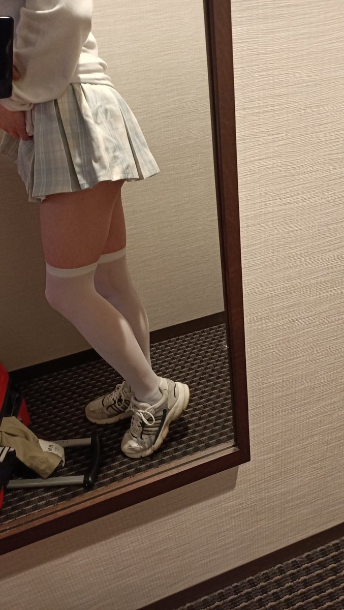 Zaiiiaaa's tweet photo. My first ever femboy pic is from Japan!
That's where I bought my first skirt and thigh highs 🌸

#femboy
#japan https://t.co/6LdRR5KRya