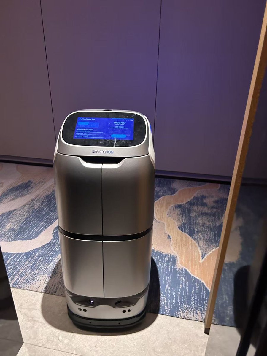 有没有凑团周边游的情侣，然后明天晚上一起活动