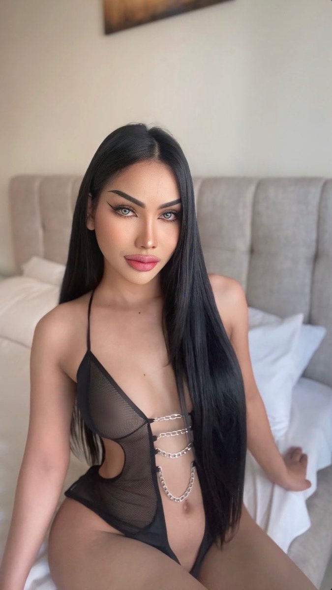 ewenasz's tweet photo. #ladyboy_both_in_Riyadh https://t.co/iIa94igmx4