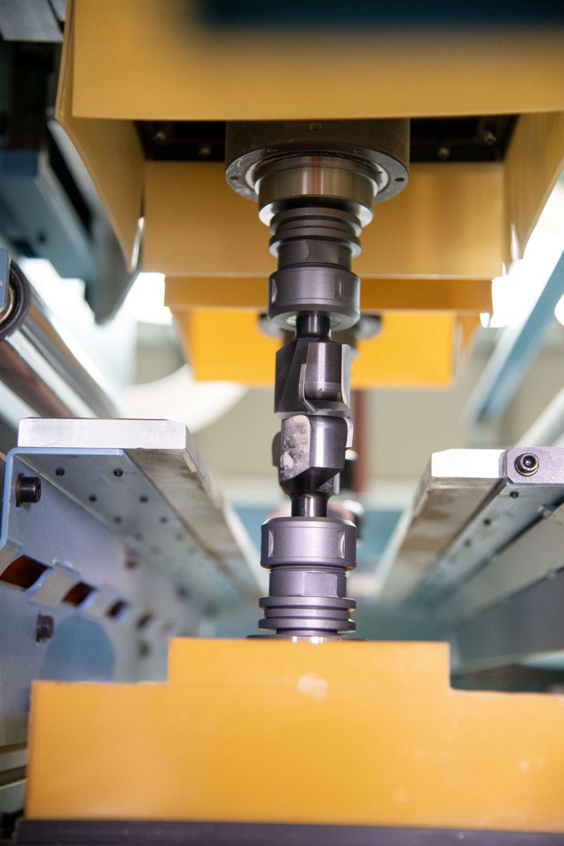Multiax's tweet photo. The dual counter-rotating spindle solution offers two simultaneous machining operations on the door panels, increasing productivity by up to 100%. 
An essential system, designed to generate more value in every work cycle.
#cncmachining #woodworking #doors #furniture https://t.co/e777Yl7KRA