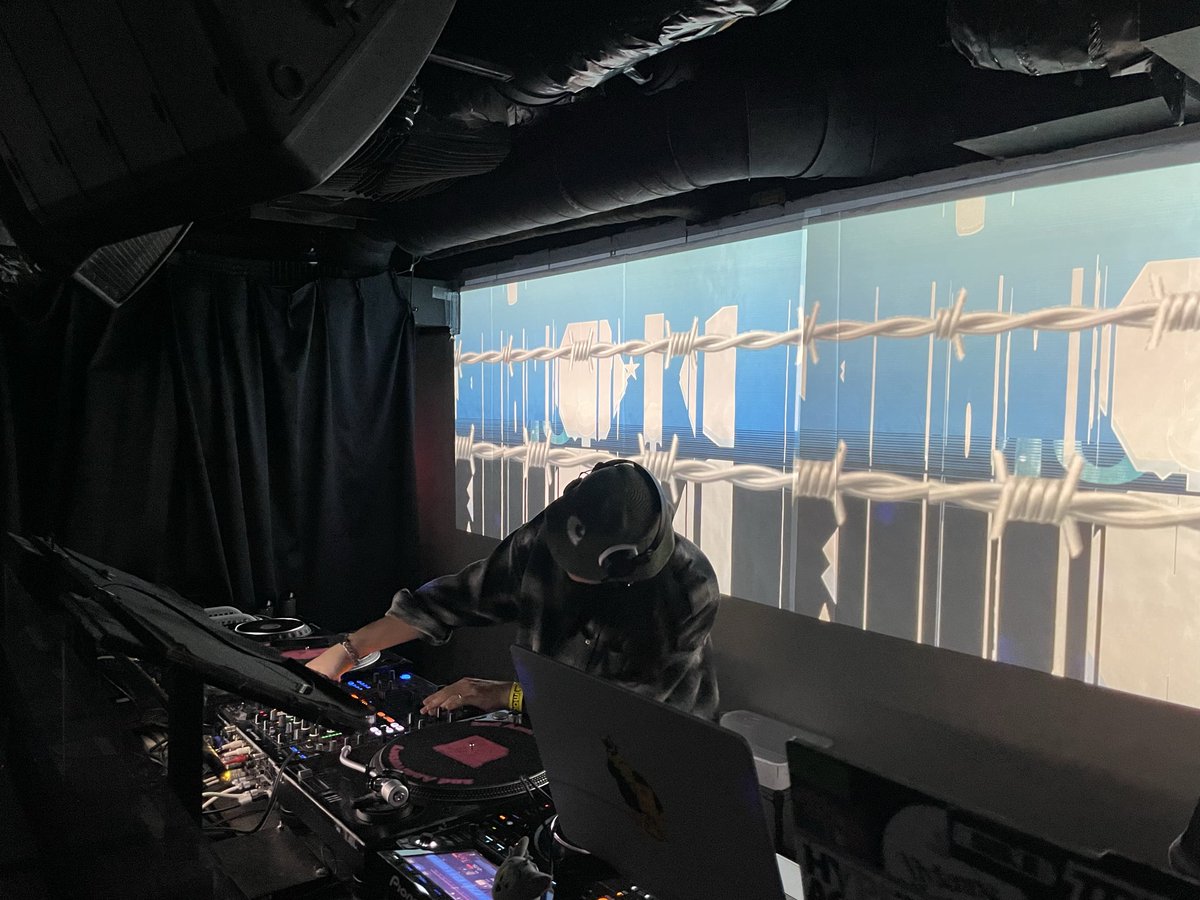 droplamp tweet media