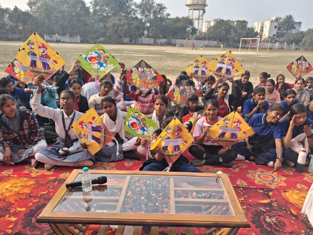 OfficeDehat's tweet photo. #Missionshakti #bbbp आज दिनांक 23.1.2026 बालिका सशक्तिकरण व लैंगिक समानता हेतु सपनों की उड़ान पतंगबाजी प्रतियोगिता व कबड्डी प्रतियोगिता का आयोजन जनपद की विभिन्न विद्यालयों की बालिकाओं के मध्य किया गया @UPMahilaKalyan @MinistryWCD @CMOfficeUP @UPGovt @InfoDeptUP https://t.co/7kqT4VJaqv